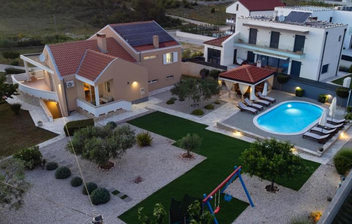 Luxurious Home In Vrsi