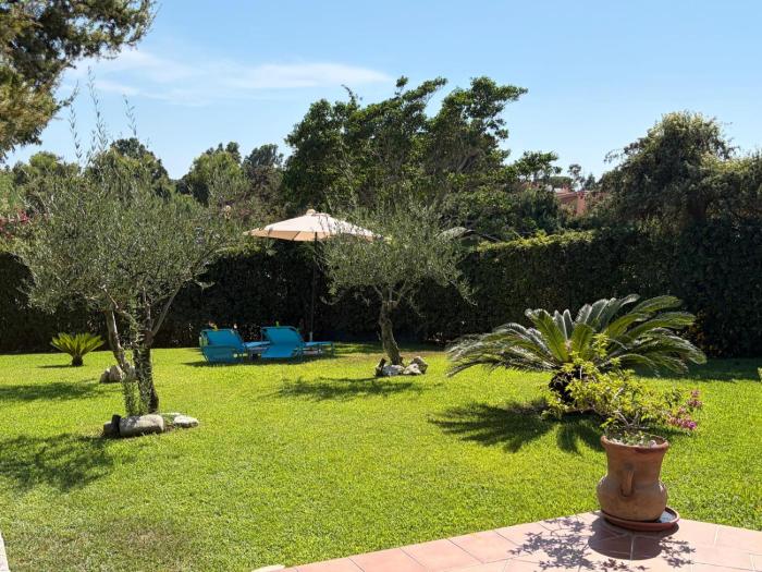 VILLASIMIUS VILLA AND GARDEN, 10 MIN FROM BEACH