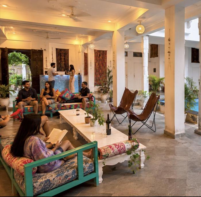 Nivasa Udaipur - Heritage Haveli with Pool near Lake Pichola, Old City