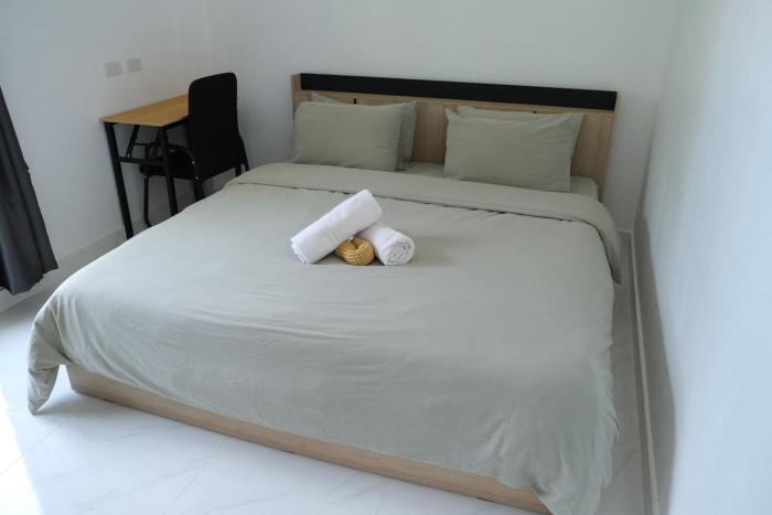 King Bed, 2 Aircons, 5 min to Beaches, Cafes, Restaurants