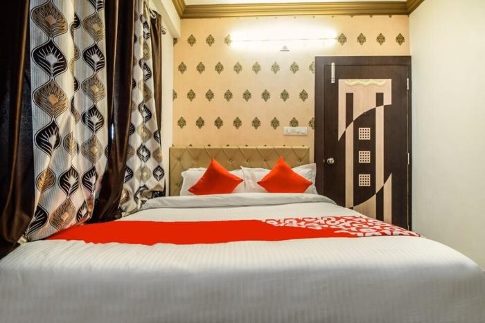 HOTEL CLEAR SKY NEAR CA CIRCLE sec -14 BY hotel amrapali
