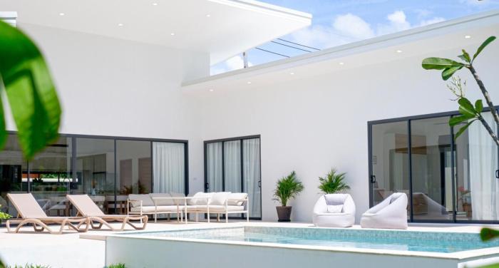 Gated NEW 3 bedroom garden villa