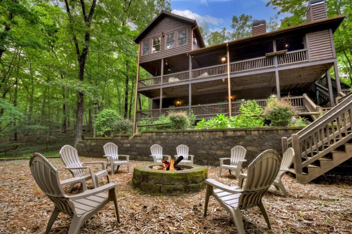 Stokes Haven Pet Friendly Hot Tub Creek