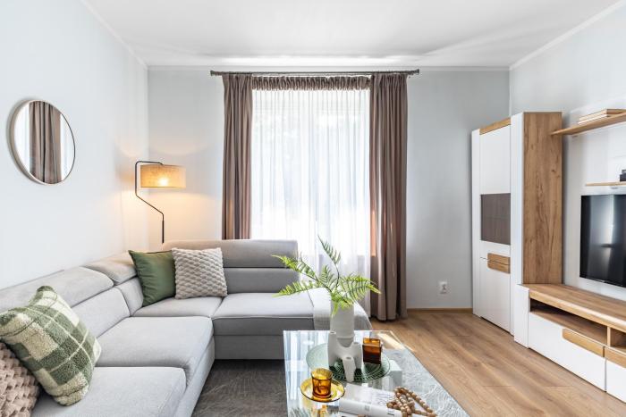 Harcerska Apartment near PKP Piastów by Mia