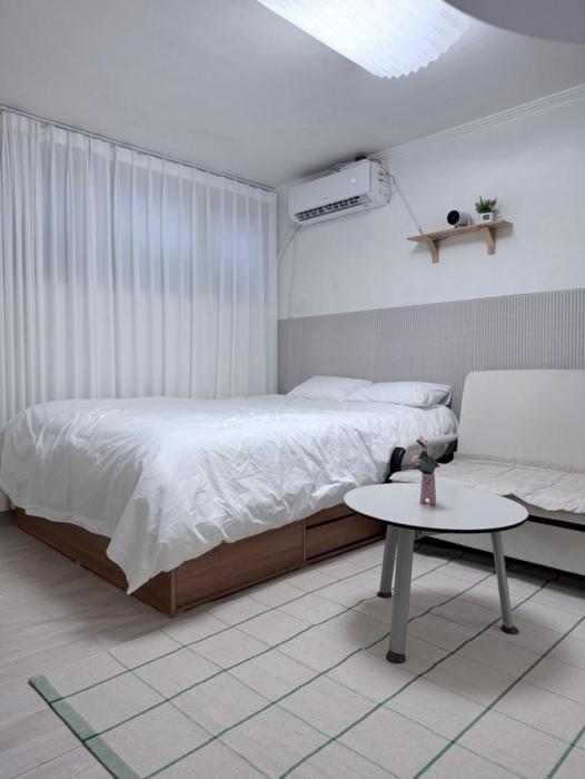 Stay ONE - Cozy 3BR Suite near Kocheok Dome & Airport Bus