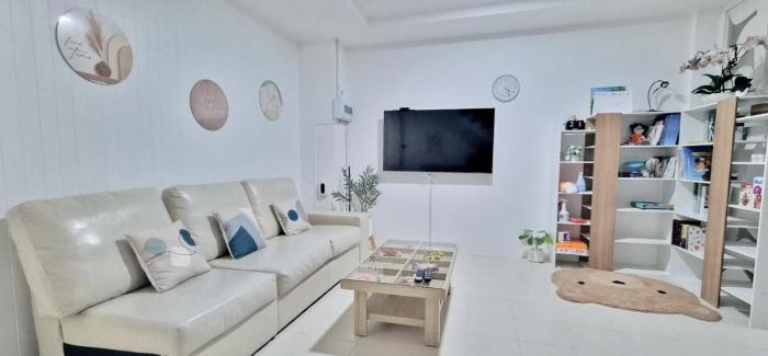 Home Sawasdee 2, ใกล้Safari world