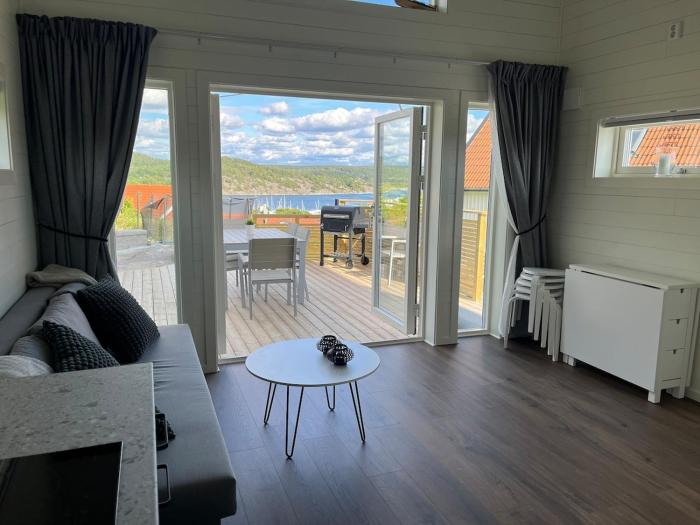 Tiny house with sea view - 300 meters to swimming