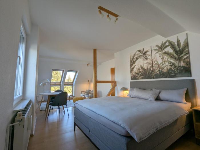 Helle Dachgeschosswohnung mit Aussicht