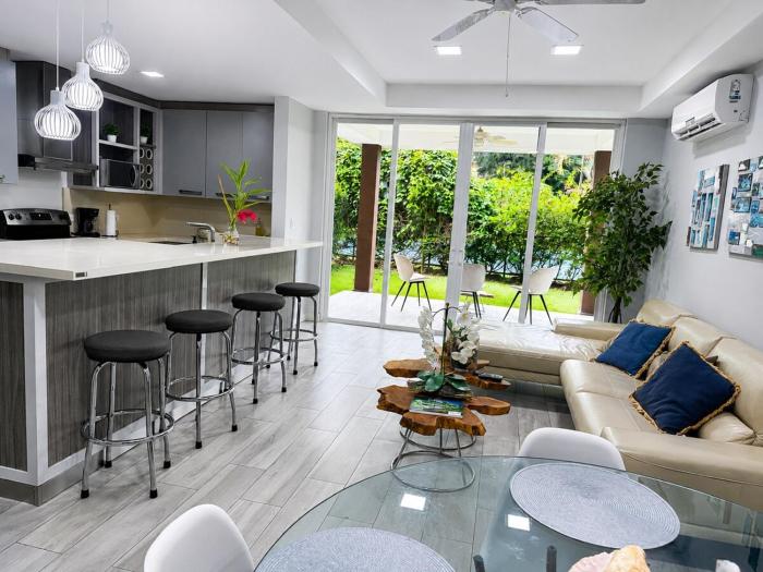 6 Herradura Condominium, Near Jacó and Los Sueños