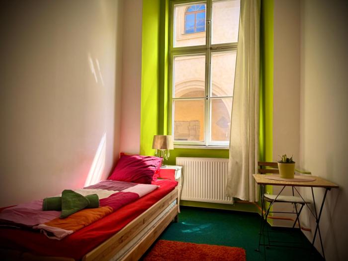 Charles bridge, Old town3 Min walk Private Room C
