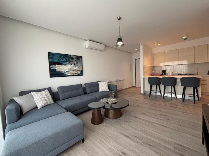 NEW Bright Luxury 1BR Central Location