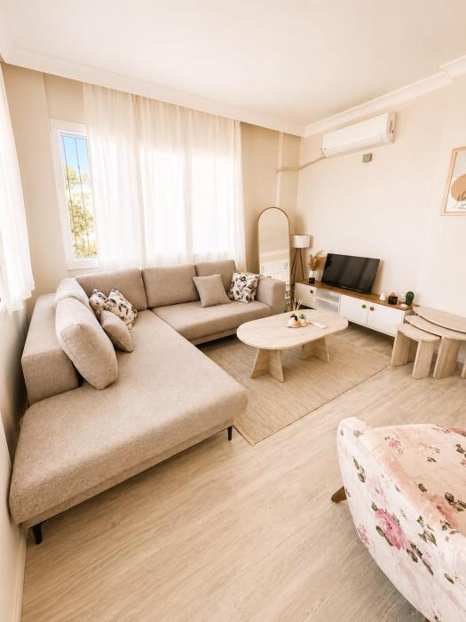Luxury 2 plus 1 apartment with a unique view in the center of Ayvalık