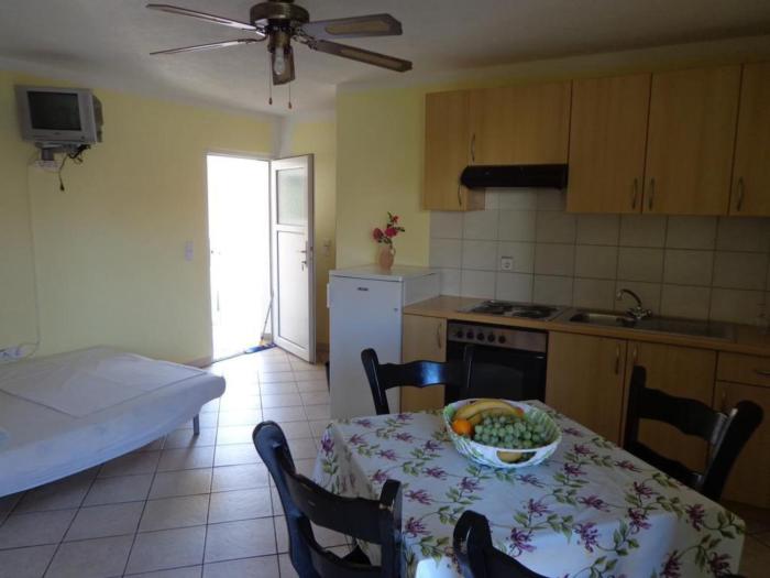 Apartments Popi - One bedroom apartment with balcony 4