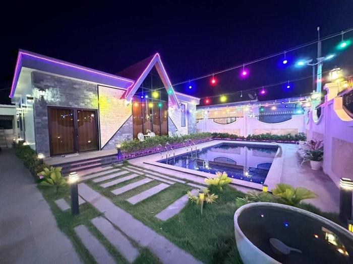 Modern private villa in Kampot for 10 people