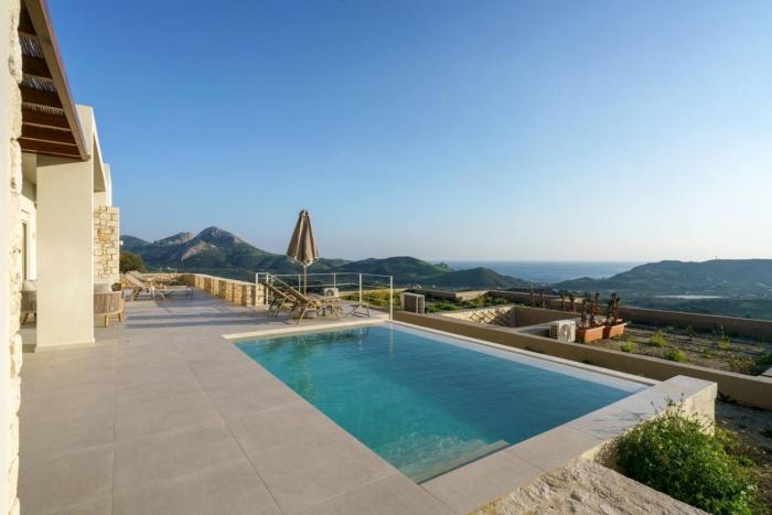 New Seaview Villa Asimi with Private Pool & BBQ, in South Crete