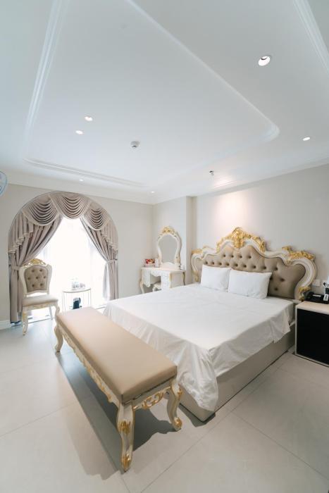 Nhật Tân Red River Hotel- Đông Anh