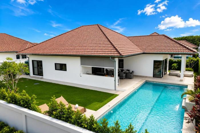 Modern 3BR Villa w Private Pool (MV55)