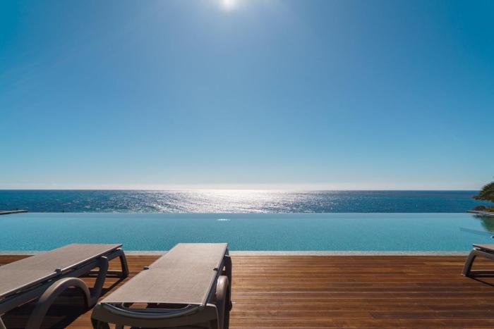 GuestReady - A lovely home with a sea view