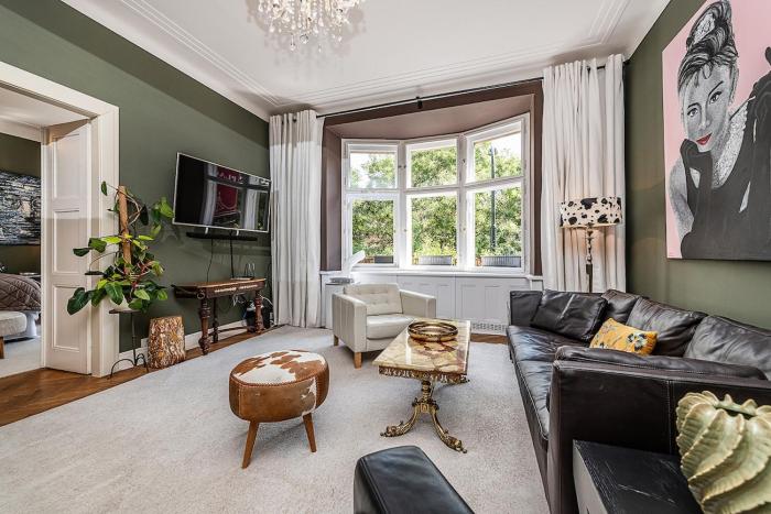 Unique River Park Apartment with River View