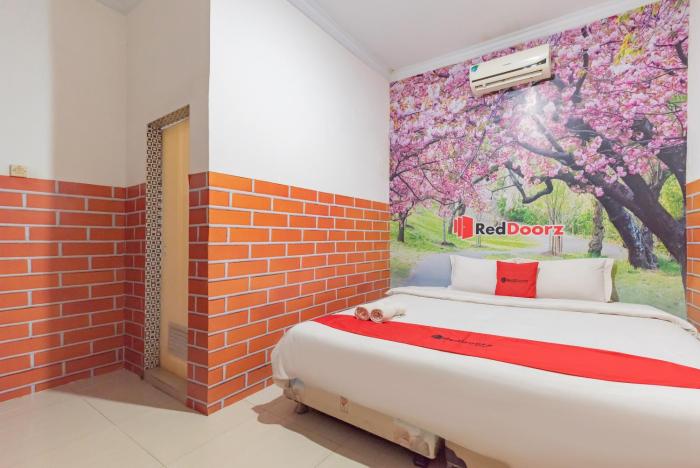 RedDoorz @ Jalan Krakatau Medan