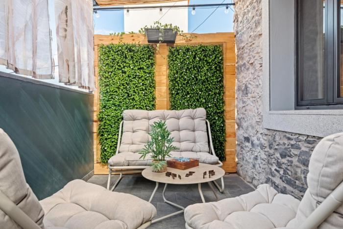Stone House Rochinha by Homie