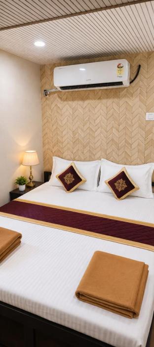 Hotel Royal Residency - Near Khar Station