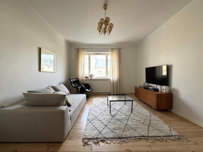 Bright top-floor apartment in Katajanokka