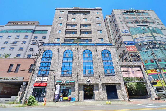 The Hound Hotel Changwon Terminal
