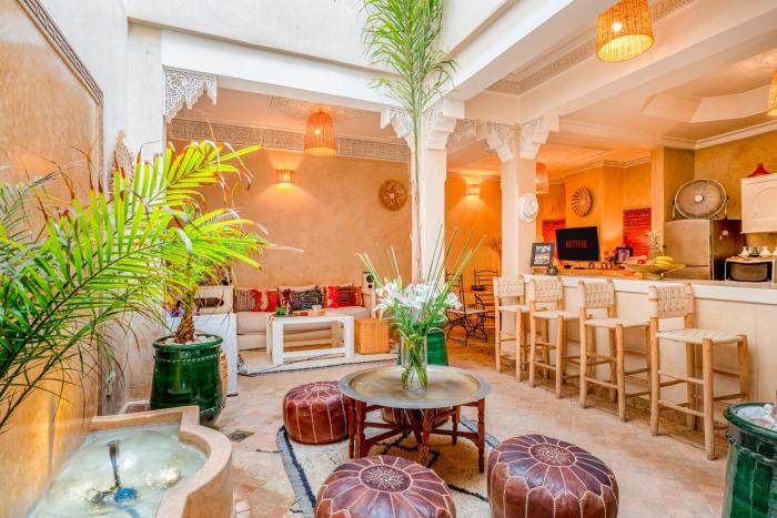 Riad Abyad Heated Jacuzzi & Breakfast Included