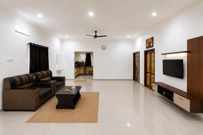 Brand New Spacious 2bhk apartment in Tirupati center of the city - 402