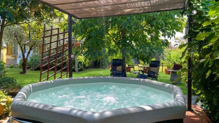 Casa Ortensia - Apartment with garden jacuzzi & terrace