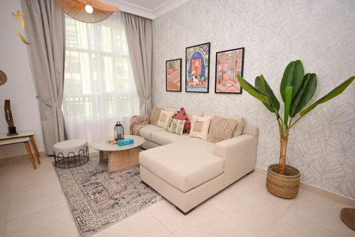 1BR Yas Island - Modern Stay with Pool & Gym
