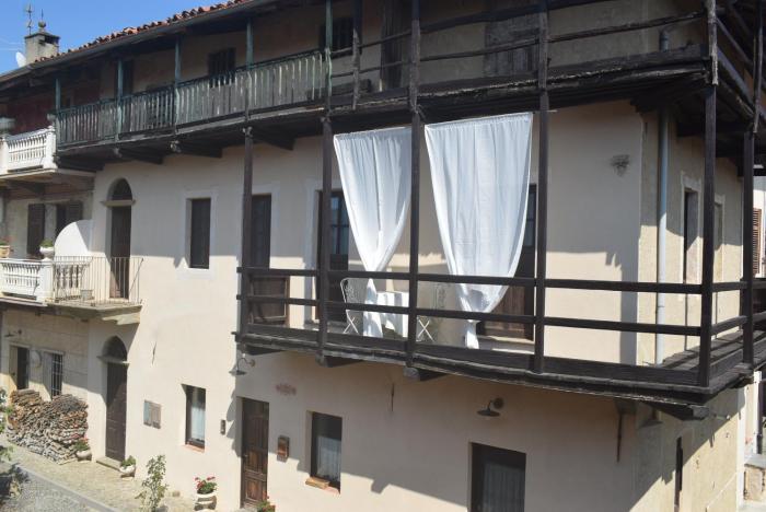 King size 1-bdr apartment close to Biella Candelo and La Bessa