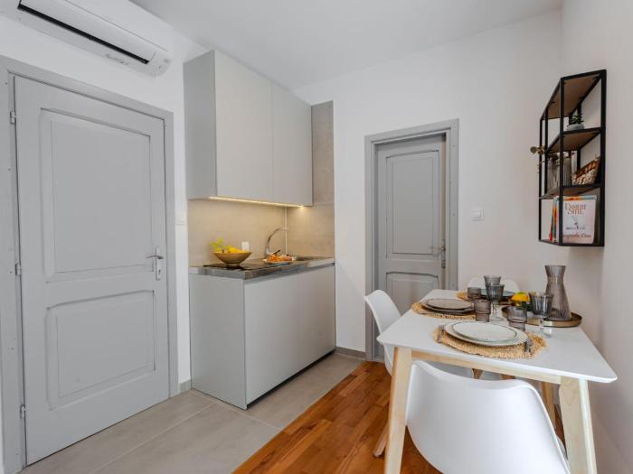 Apartments Nonna - Studio Apartment with Balcony