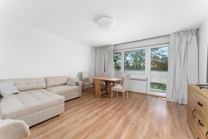 Osiedle Piastów 3-Bedroom Apartment by BookingHost