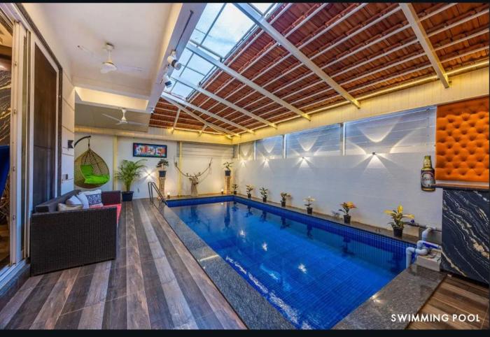 Luxury 6BHK Villa with Private Pool and Jacuzzi Near Candolim