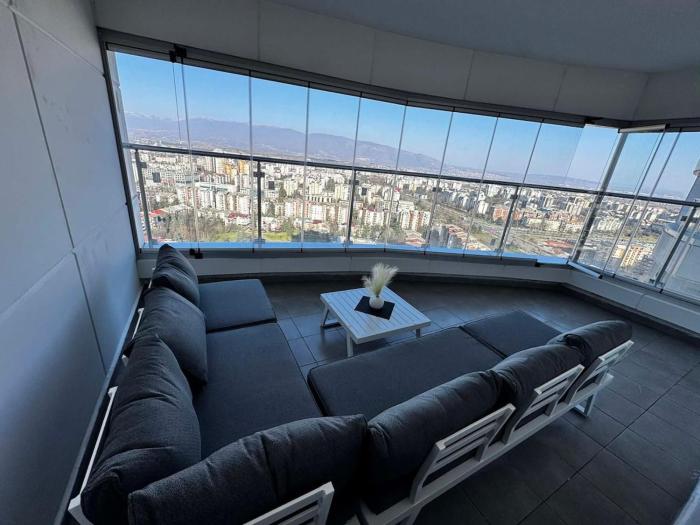 Modern Cevahir Stay, Balcony Views, Free Parking