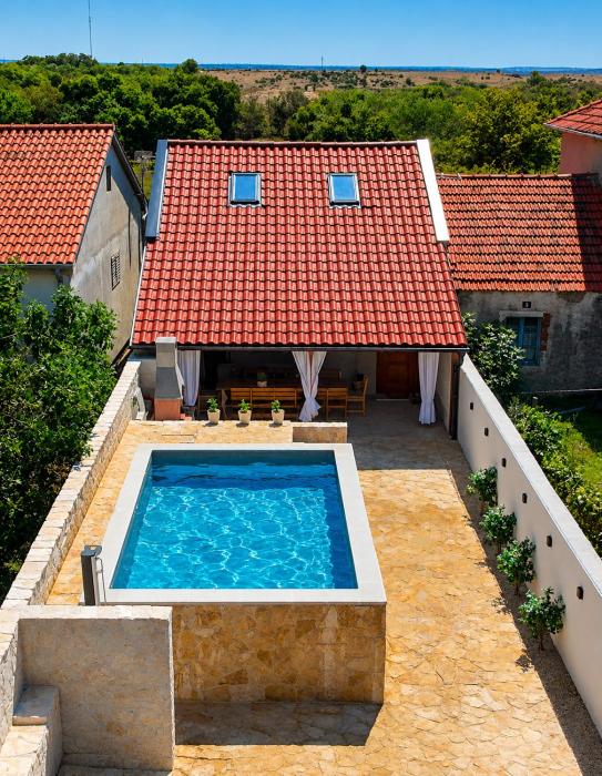 Stone House with Private Heated Pool Nin