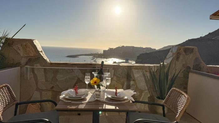 Sunset terrace & Sea Views in Patalavaca Apt 26