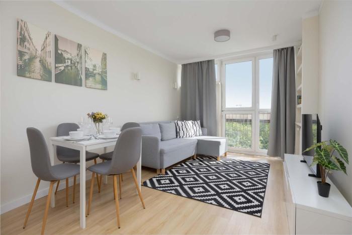 Unique Apartment in Warsaw for 4 People by Noclegi Renters