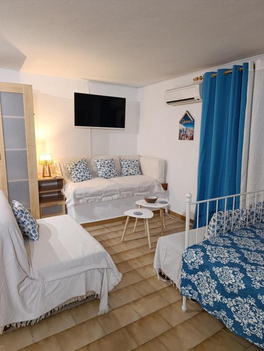 Beachfront Premium Studio 40m2 Poros
