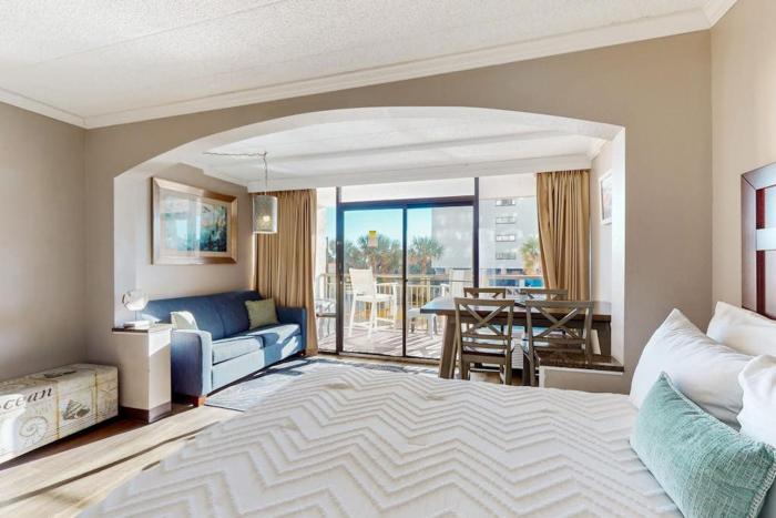 Caravelle Resort 206