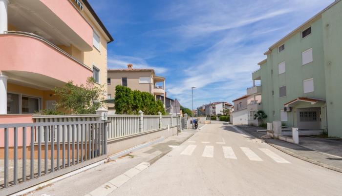 Apartments with parking space Medulin - 26933