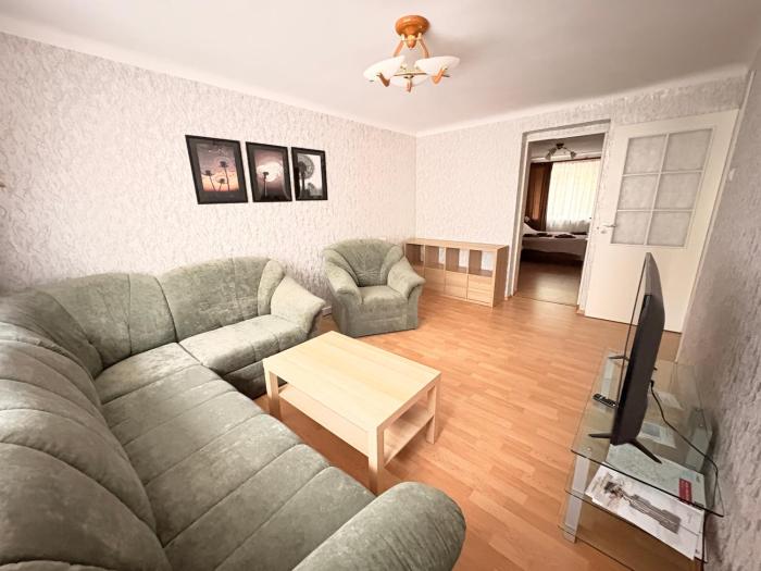 Toma Street One-Bedroom Apartment for 4