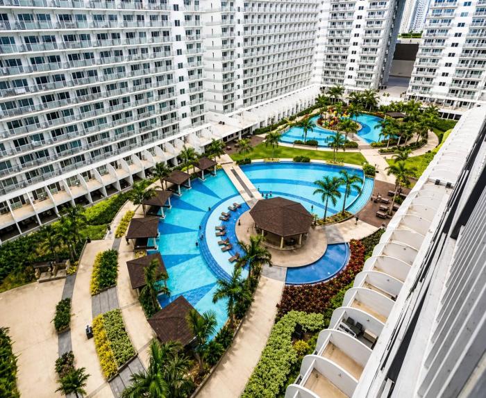 Dainty 1Br Condo Front of Mall of Asia