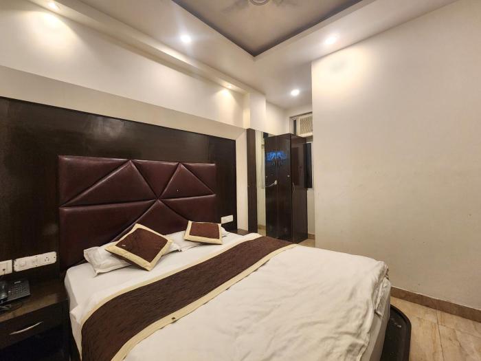 Oly Hotel Ruhaan Near New Delhi Railway Station
