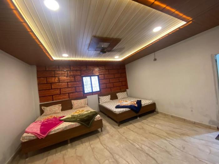 Tamboli Guest House