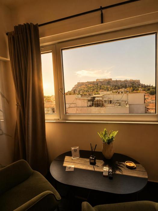 PLAKA Luminous Deluxe Suite