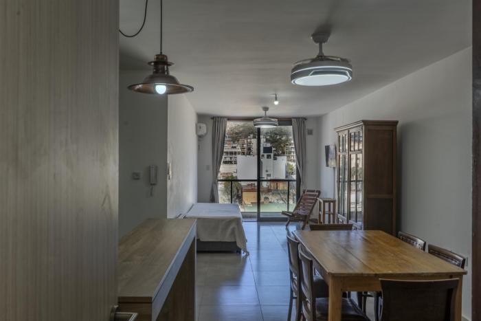 Depto céntrico con balcón, Pileta