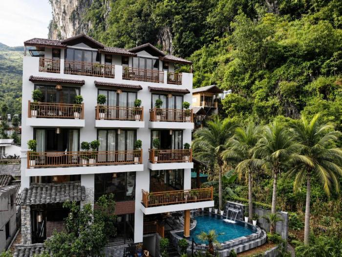 Amira Premium Lodge